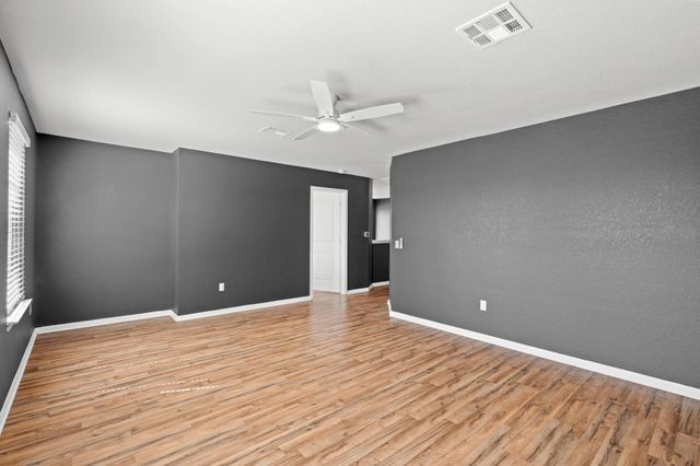 128 Dunlin LN, Leander, TX 78641