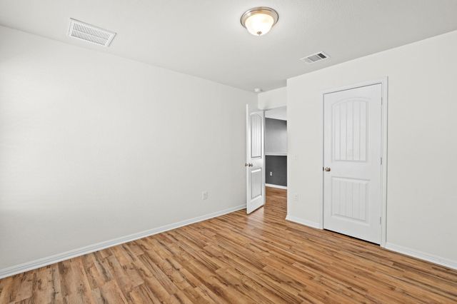 128 Dunlin LN, Leander, TX 78641