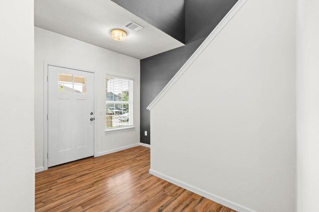 128 Dunlin LN, Leander, TX 78641