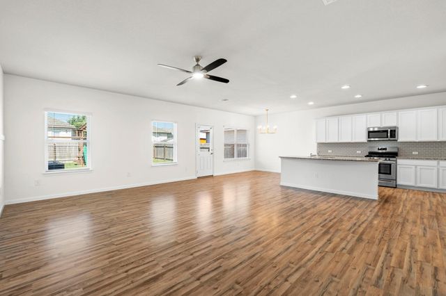 128 Dunlin LN, Leander, TX 78641