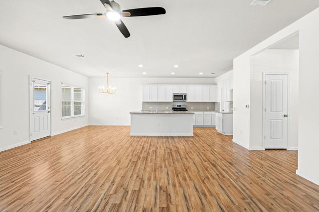 128 Dunlin LN, Leander, TX 78641