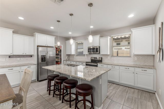 10043 W ROBIN Lane, Peoria, AZ 85383