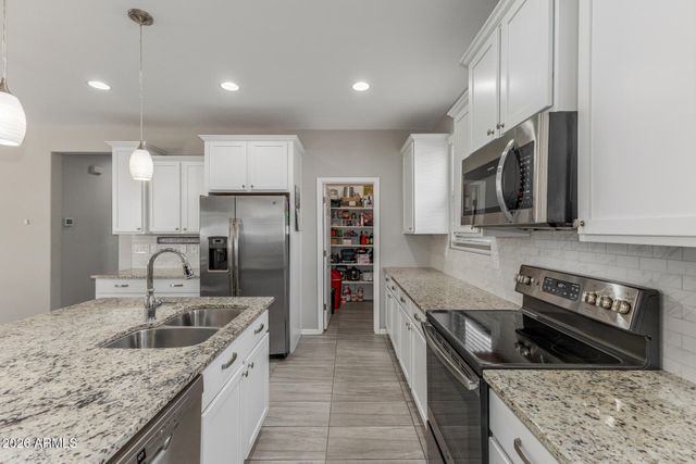 10043 W ROBIN Lane, Peoria, AZ 85383