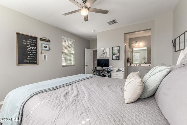 10043 W ROBIN Lane, Peoria, AZ 85383