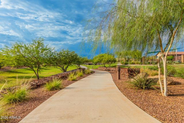 10043 W ROBIN Lane, Peoria, AZ 85383