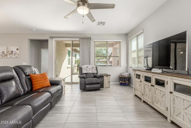 10043 W ROBIN Lane, Peoria, AZ 85383