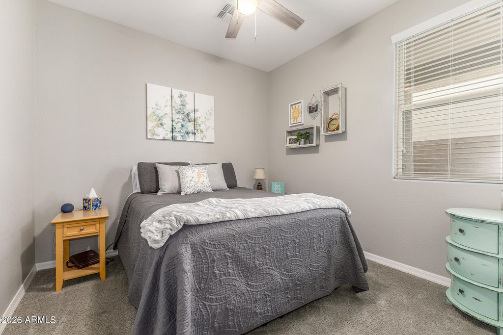 Image 18 of property listing at 10043 W ROBIN Lane, Peoria, AZ 85383