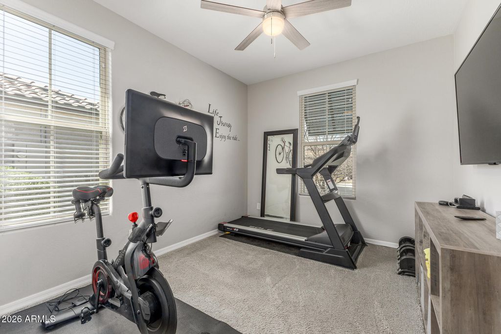 Image 20 of property listing at 10043 W ROBIN Lane, Peoria, AZ 85383