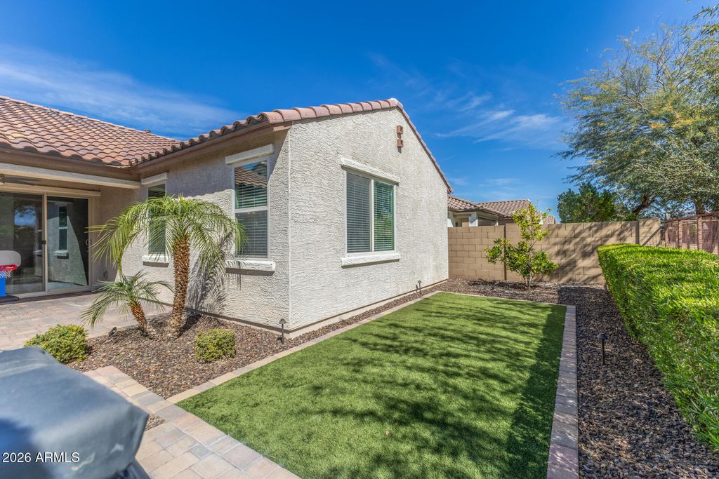 Image 26 of property listing at 10043 W ROBIN Lane, Peoria, AZ 85383