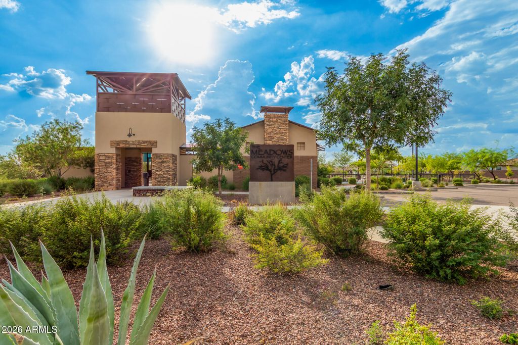 Image 31 of property listing at 10043 W ROBIN Lane, Peoria, AZ 85383