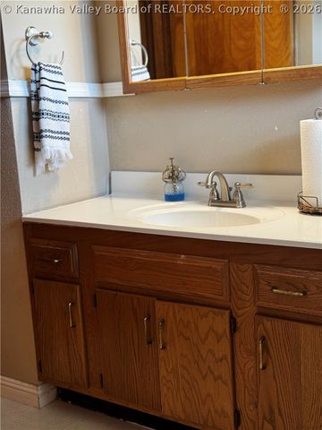 1939 Lincoln Avenue, St Albans, WV 25177