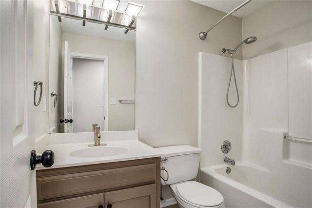 1816 SE 7th Street, Lee's Summit, MO 64063