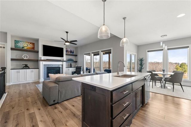 5013 N 145th Street, Basehor, KS 66007