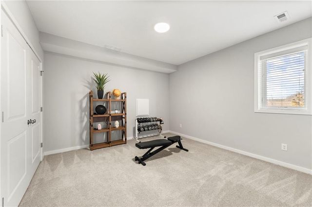 5013 N 145th Street, Basehor, KS 66007