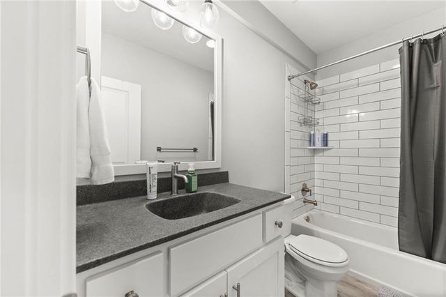 5013 N 145th Street, Basehor, KS 66007