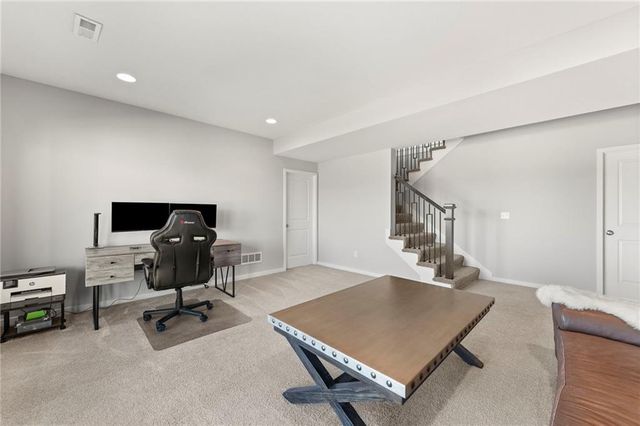 5013 N 145th Street, Basehor, KS 66007