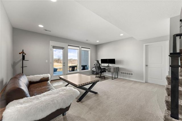 5013 N 145th Street, Basehor, KS 66007