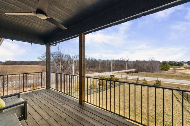 5013 N 145th Street, Basehor, KS 66007