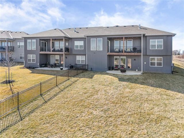 5013 N 145th Street, Basehor, KS 66007