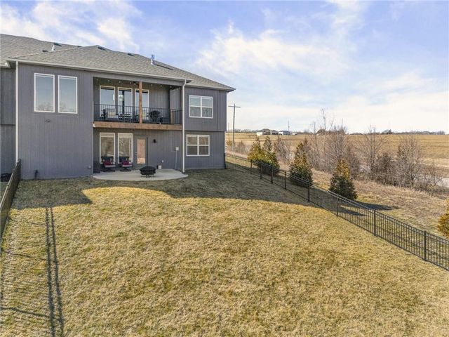 5013 N 145th Street, Basehor, KS 66007