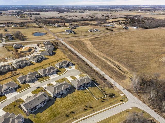 5013 N 145th Street, Basehor, KS 66007