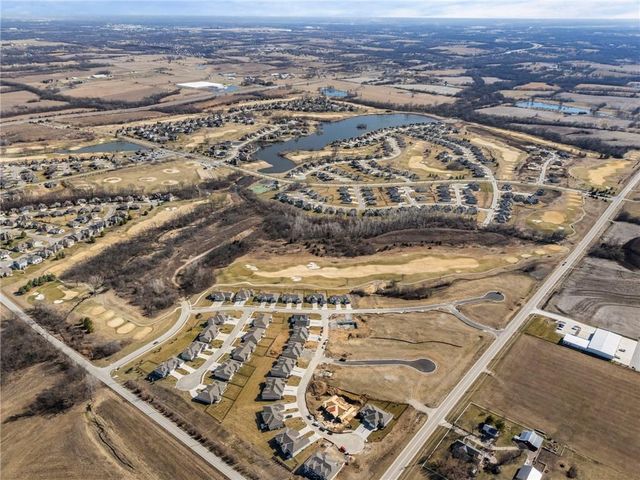 5013 N 145th Street, Basehor, KS 66007