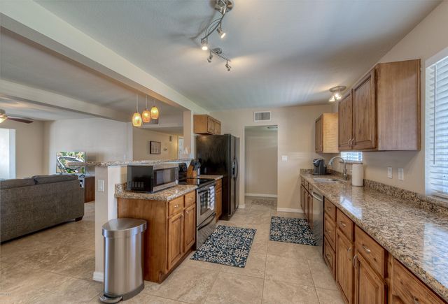 8031 E Oak Street, Scottsdale, AZ 85257