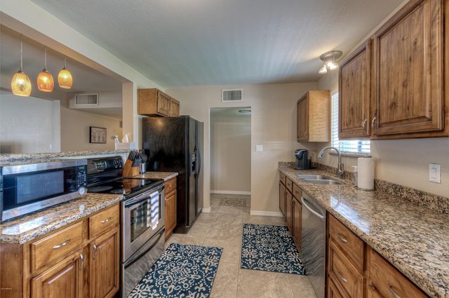 8031 E Oak Street, Scottsdale, AZ 85257