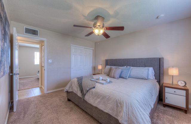 8031 E Oak Street, Scottsdale, AZ 85257