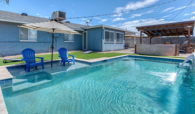 8031 E Oak Street, Scottsdale, AZ 85257