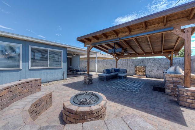 8031 E Oak Street, Scottsdale, AZ 85257