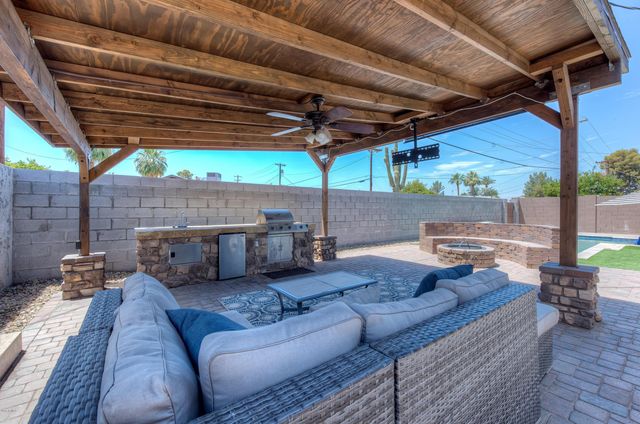 8031 E Oak Street, Scottsdale, AZ 85257