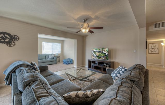 8031 E Oak Street, Scottsdale, AZ 85257