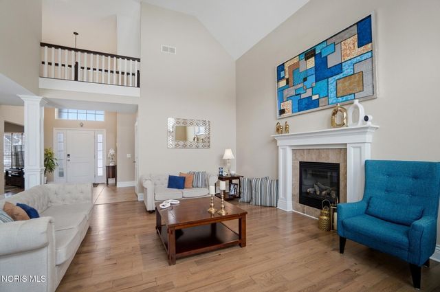3307 Sterlingwood Lane, Perrysburg, OH 43551