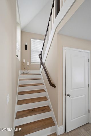 3307 Sterlingwood Lane, Perrysburg, OH 43551