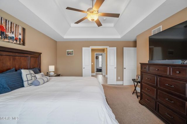 3307 Sterlingwood Lane, Perrysburg, OH 43551