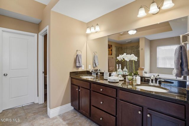 3307 Sterlingwood Lane, Perrysburg, OH 43551