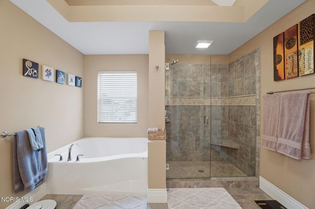 3307 Sterlingwood Lane, Perrysburg, OH 43551