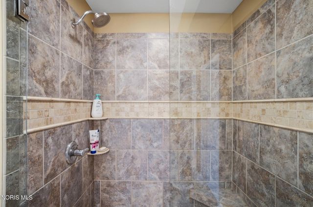 3307 Sterlingwood Lane, Perrysburg, OH 43551
