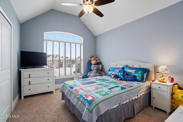 3307 Sterlingwood Lane, Perrysburg, OH 43551