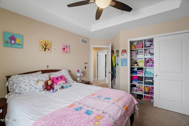3307 Sterlingwood Lane, Perrysburg, OH 43551