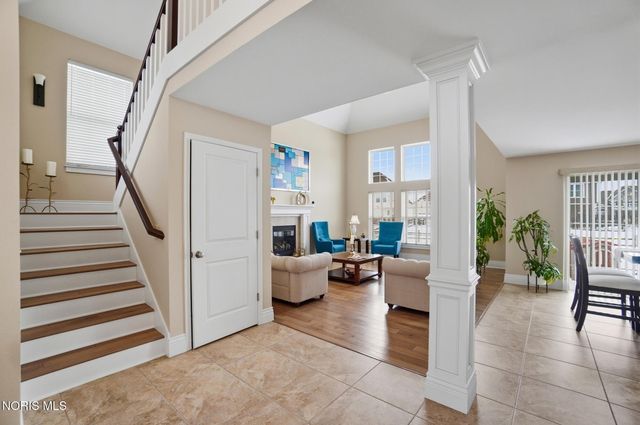 3307 Sterlingwood Lane, Perrysburg, OH 43551
