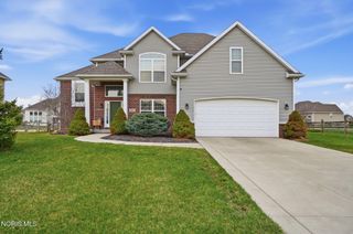 3307 Sterlingwood Lane, Perrysburg, OH 43551