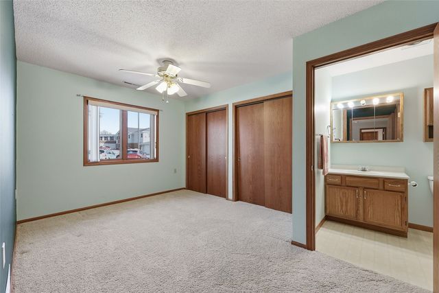 732 S Market Street 6, Solon, IA 52333