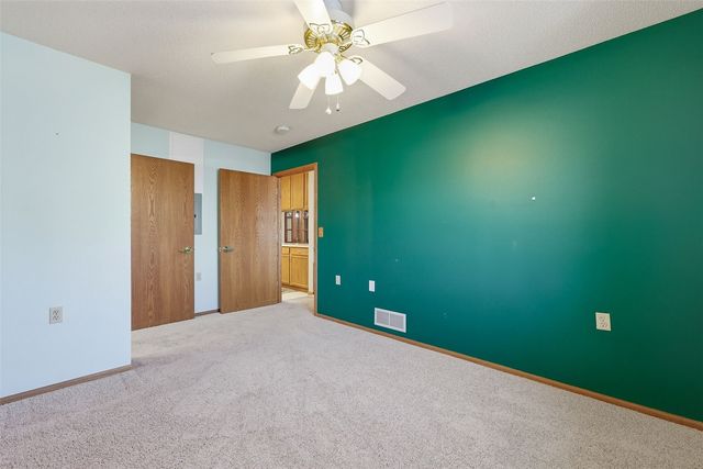 732 S Market Street 6, Solon, IA 52333