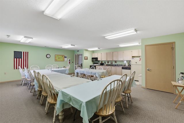 732 S Market Street 6, Solon, IA 52333