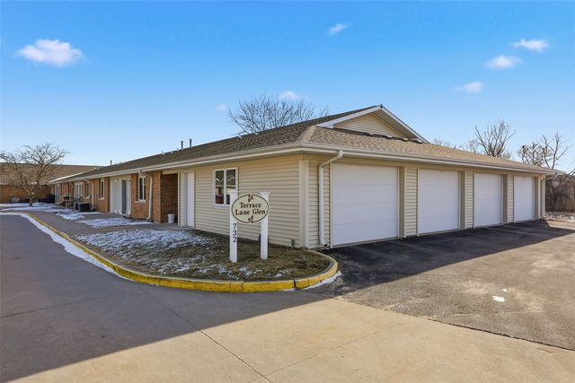 732 S Market Street 6, Solon, IA 52333