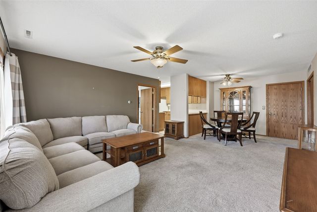 732 S Market Street 6, Solon, IA 52333