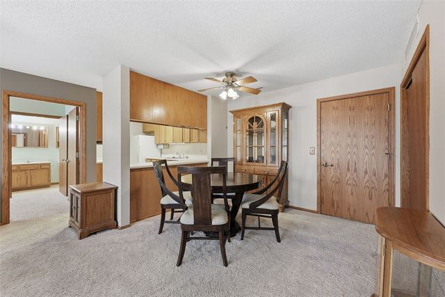 732 S Market Street 6, Solon, IA 52333