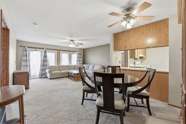 732 S Market Street 6, Solon, IA 52333